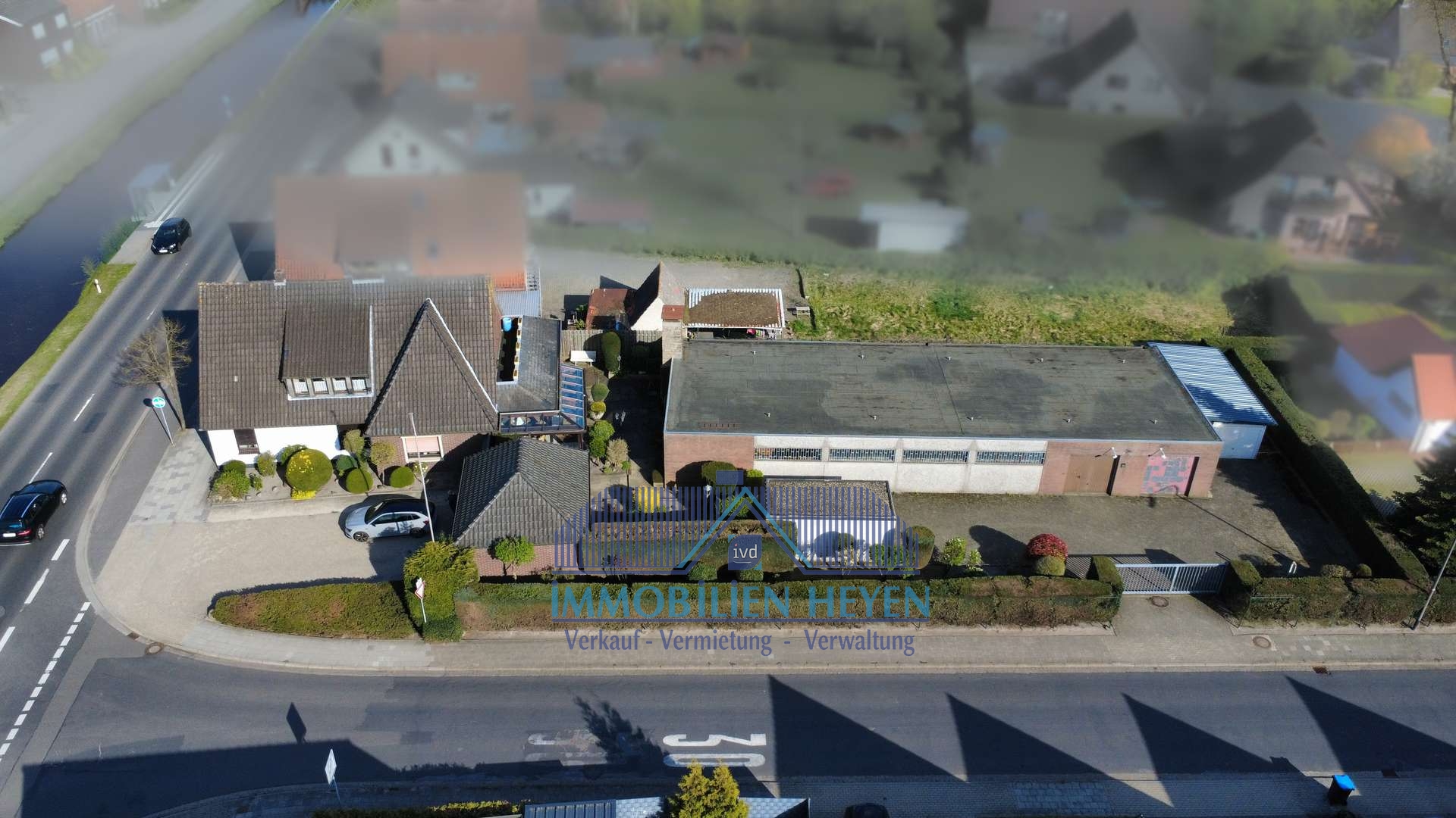 Lagerhalle mit geräumigem Wohnhaus in Papenburg am Obenende